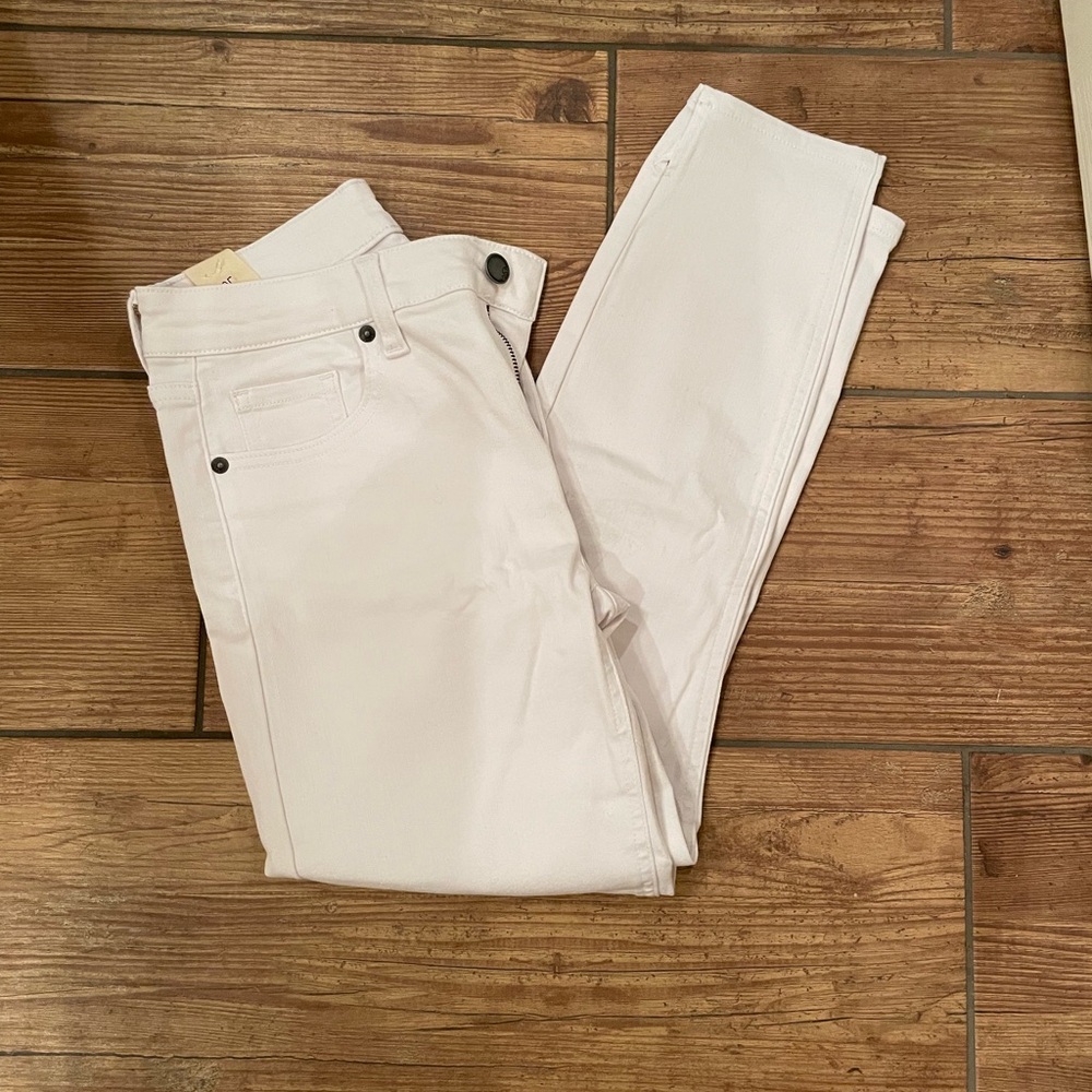 Elegant White Straight Leg Jeans for Women